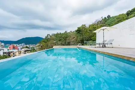 LullaBella Patong - 12