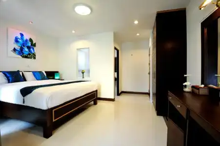 Ruen Buathong Boutique - 100