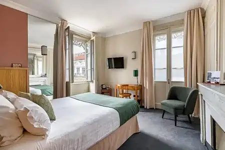 Globe et Cecil Hôtel - 88