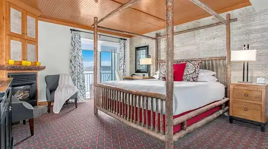 The Edgewater - 213