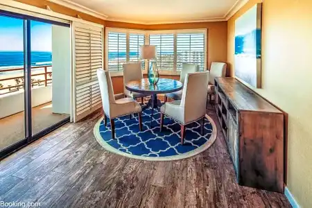 The Waterfront Beach Resort, A Hilton - 223