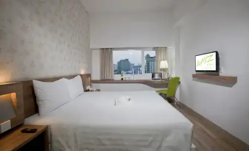Whiz Cikini Jakarta - 26