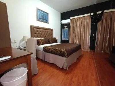 Queens Leriotis - 39