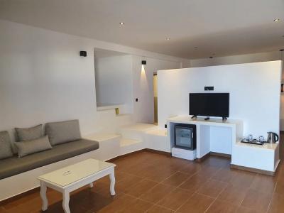 Splendour & Suites - 253