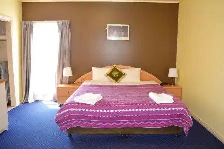 City East Motel - 6