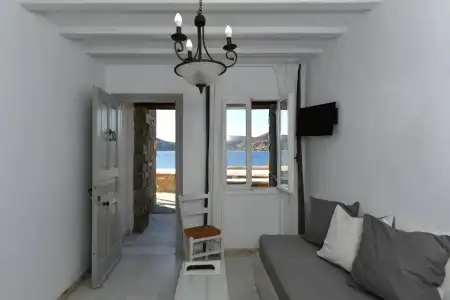 Parian Lithos Residence - 45