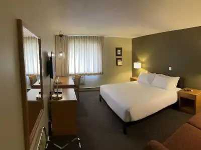 Heritage Inn & Convention Centre - - 24