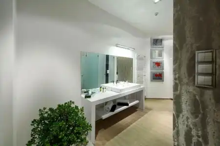Karoly Corner Residences - 102