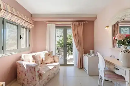Aerinon Guesthouse - 1