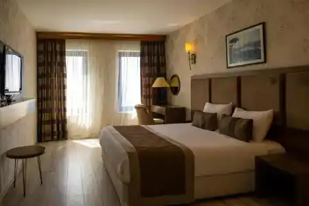 Euro Plaza - 103