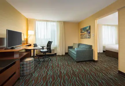 Fairfield Inn & Suites by Marriott Calgary Downtown - 3