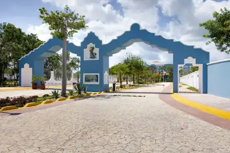 Courtyard By Marriott Cancun Airport - 25