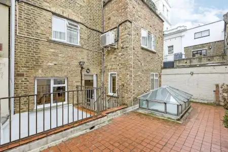 Queensgate Court - 240
