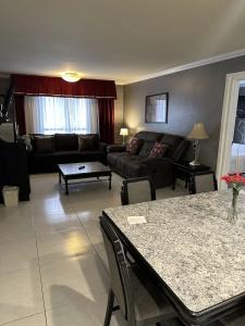 Ramada & Conference Center by Wyndham Las Cruces - 24