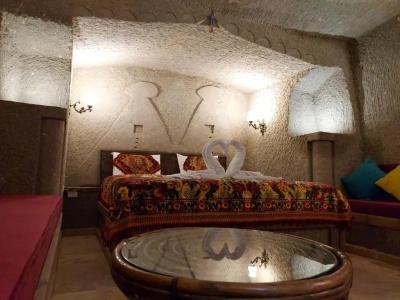 Armesos Cave - 33