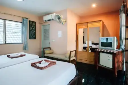 Noble Night Guesthouse Kanchanaburi - 3
