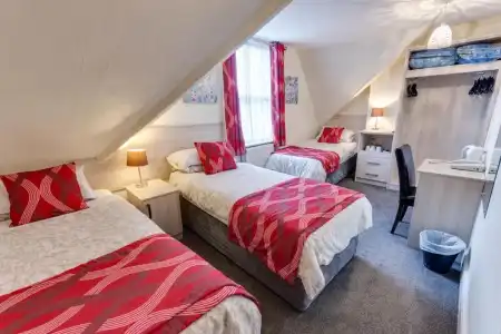 Sportsview Guest House - 55