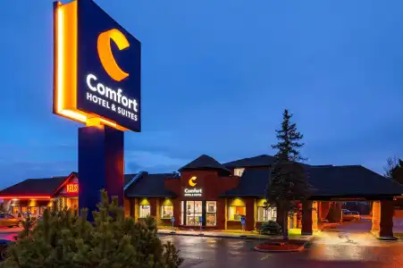 Comfort & Suites - 0