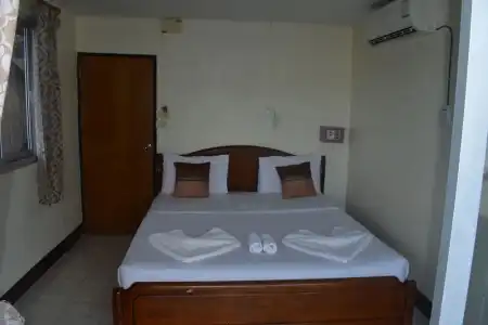 Phi Phi Beach Front Resort - 25