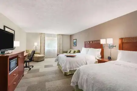 Hampton Inn Colchester - 46