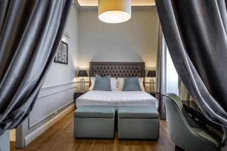 Ungherese Small Luxury - 57