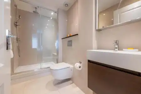 Queensgate Court - 259