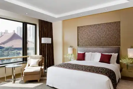 Crowne Plaza Shanghai by IHG - 4