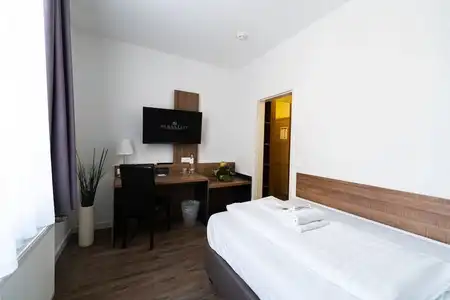 Bernstein Acamed Resort - 28