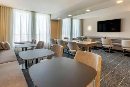 Sheraton Suites Old Town Alexandria - 93