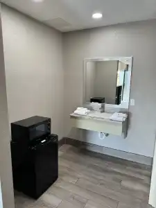 Nola Inn & Suites - 24