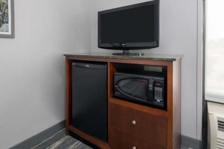 Hampton Inn & Suites Winston-Salem/University Area, NC - 76