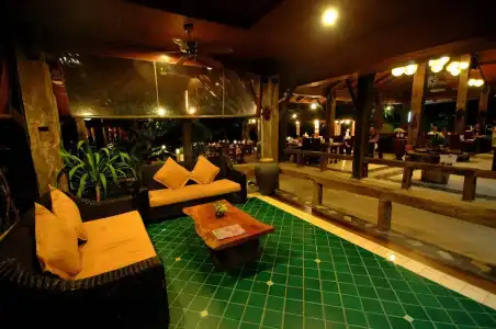 Sunrise Tropical Resort - 38