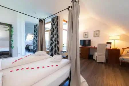 Romantik Johanniter-Kreuz - 99