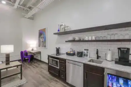 Studio 154 Luxury - 146