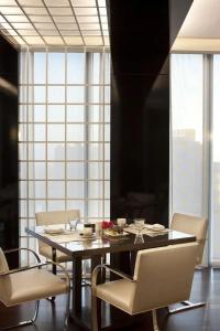 Beaux Arts, Autograph Collection - 17