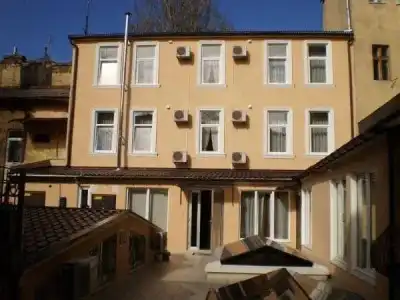 Atrium - 0