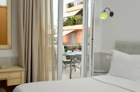 Acropolis Ami Boutique - 6