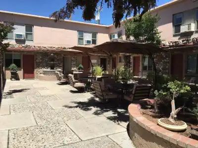 The Iron Horse Inn - 9