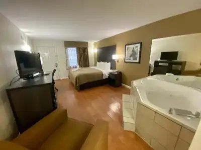 Quality Inn Branson - Hwy 76 Central - 29