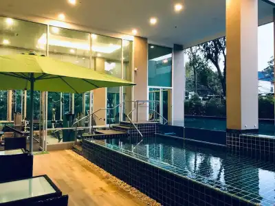 The Lux Ladprao 10 - 12