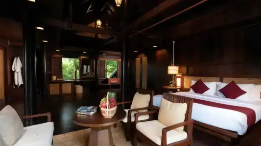 Mane Boutique & Spa - 153