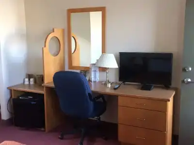 Trunk Road Motel - 3