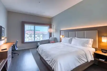 Holiday Inn Express & Suites Charlotte - South End by IHG - 88