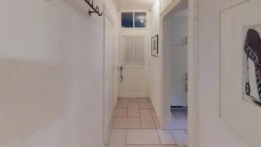 Unique Serviced Living at Airport Line - 57