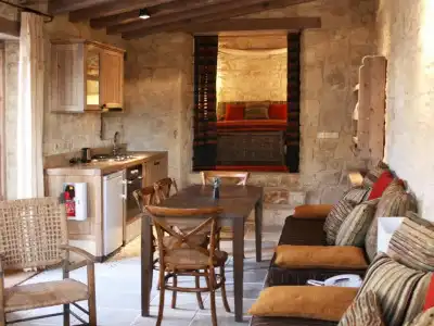 Artemis Traditional House - 4