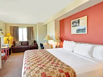 Ramada by Wyndham Anchorage Downtown - 12