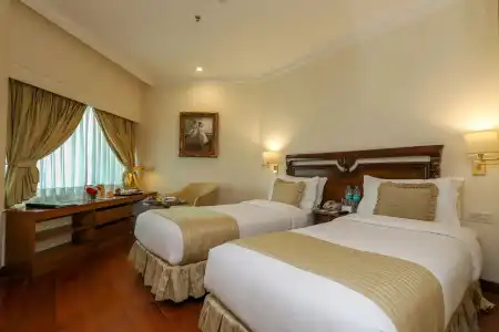 The Royal Plaza - 4