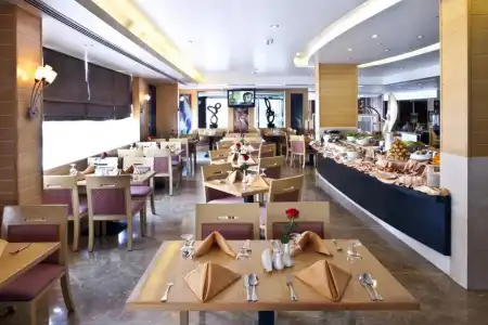 Landmark Riqqa Dubai - 10