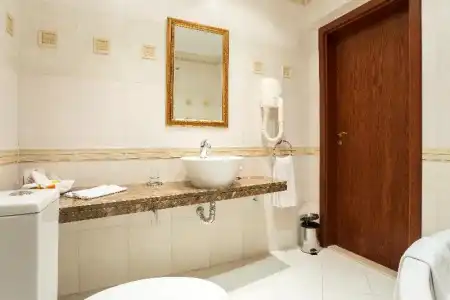 Romance & Family Suites - 39