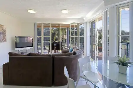 Sea Breeze on Main Beach - 22
